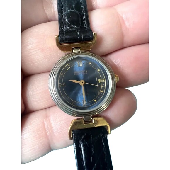 Ladies Vintage Watch Perry Ellis America Blue Face Goldtone & Silvertone Metal - Picture 1 of 9